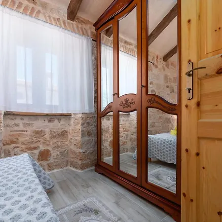 Zinnia By Briskva Villa Fabci