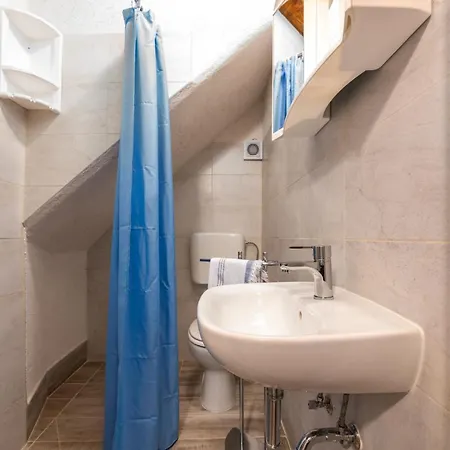 Villa Zinnia By Briskva