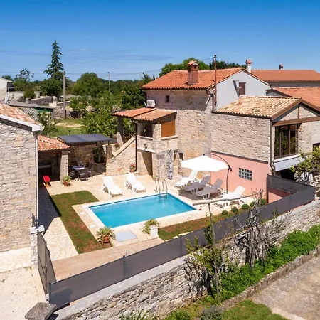 Vila Zinnia By Briskva *