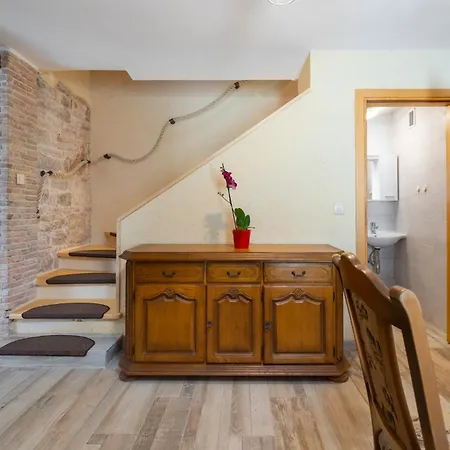 Zinnia Villa